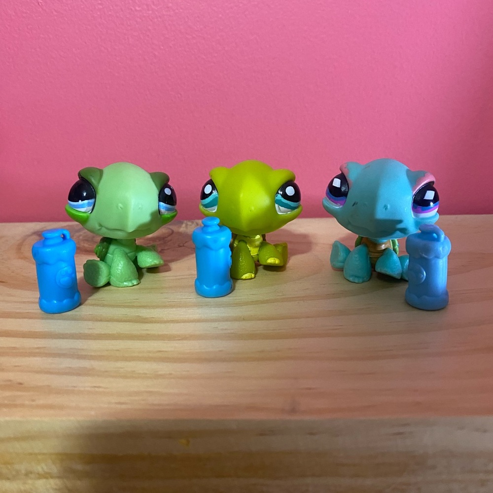 Littlest Pet Shop Authentic Turtles 522, 971, 1148 Comes With Accessories